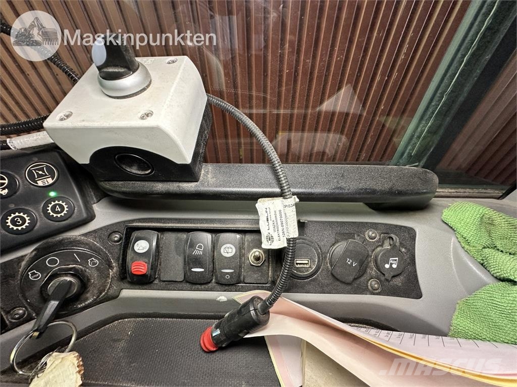 CAT 938K Колесни товарачи