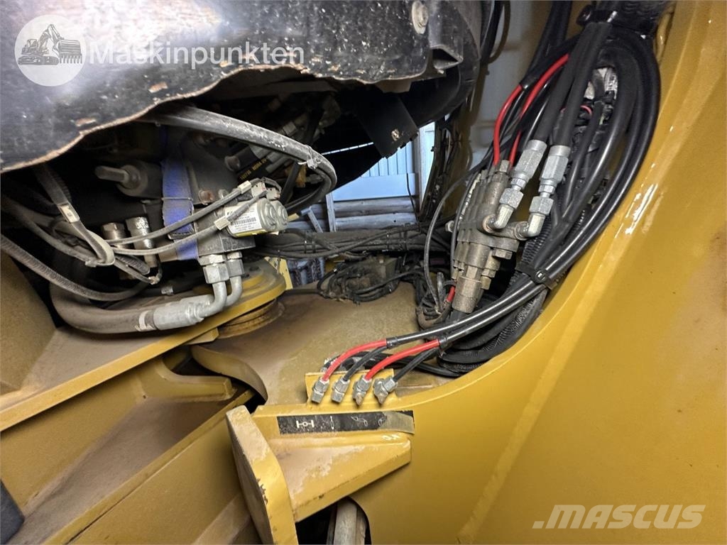 CAT 938K Колесни товарачи