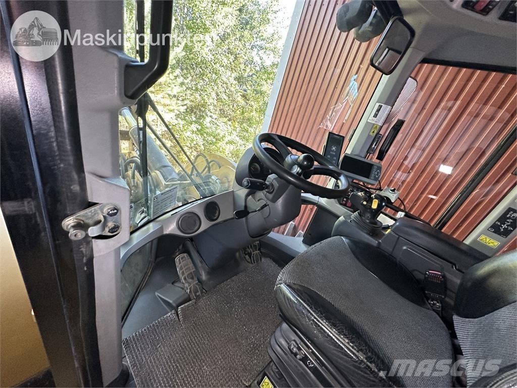 CAT 938K Колесни товарачи