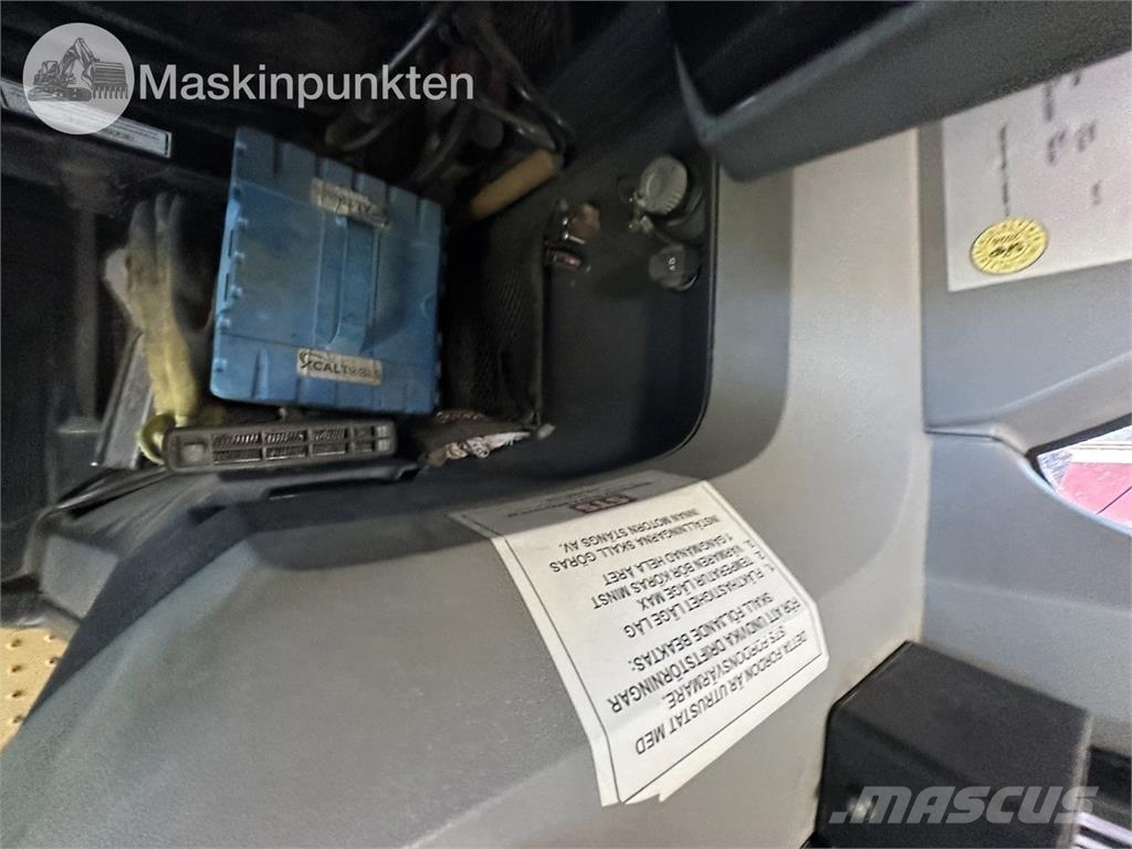 CAT 938K Колесни товарачи