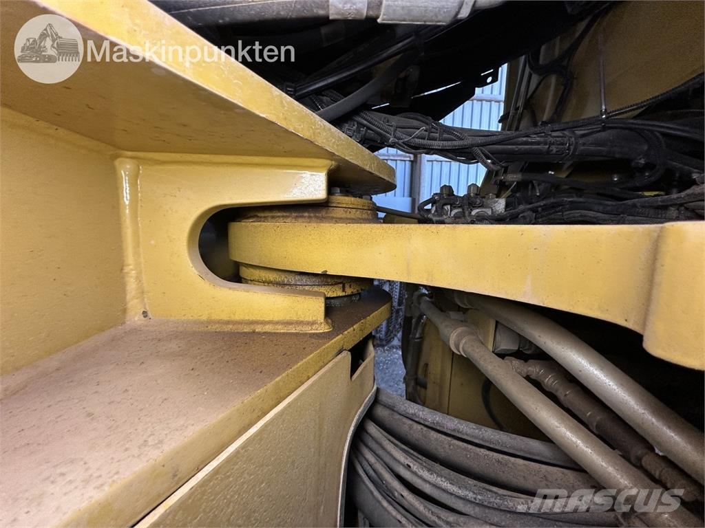 CAT 938K Колесни товарачи