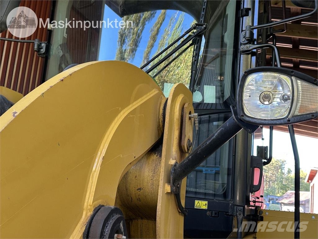 CAT 938K Колесни товарачи