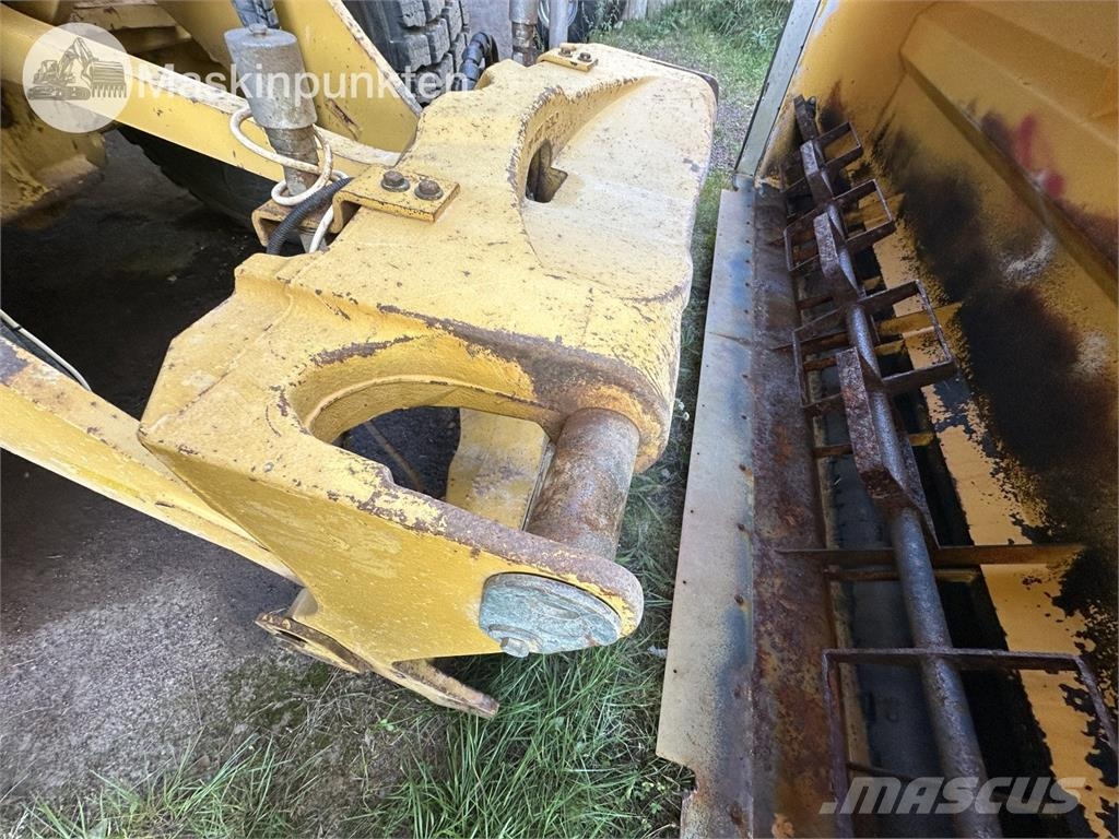 CAT 938K Колесни товарачи