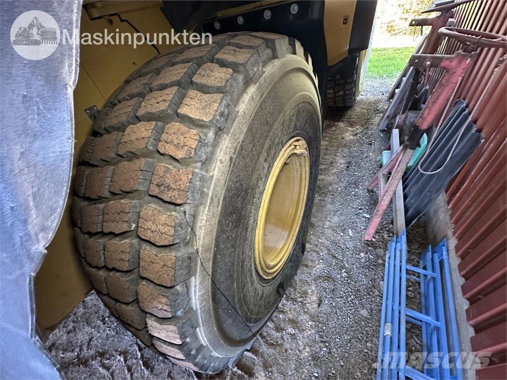 CAT 938K Колесни товарачи