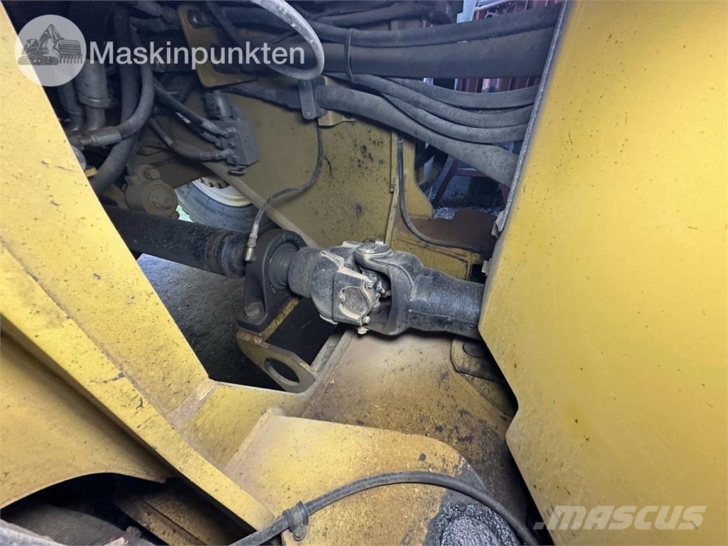 CAT 938K Колесни товарачи