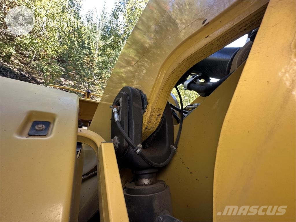 CAT 938K Колесни товарачи