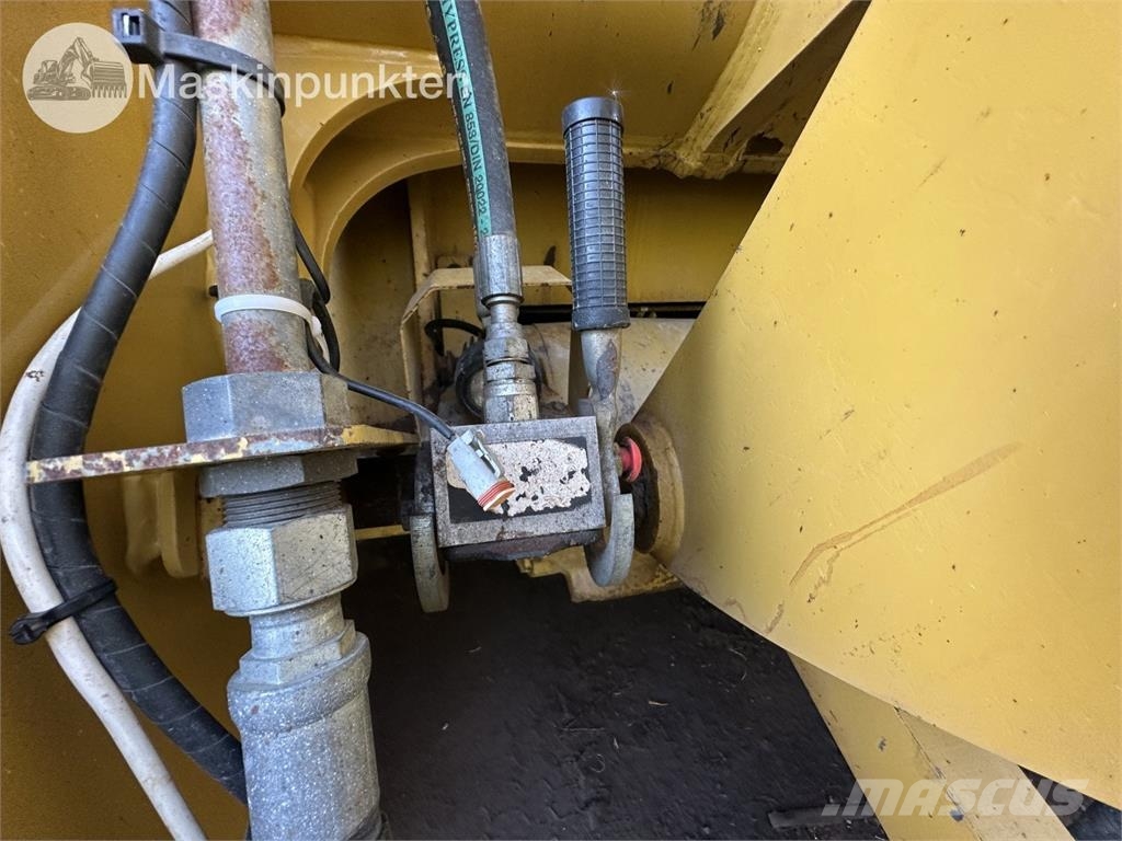 CAT 938K Колесни товарачи
