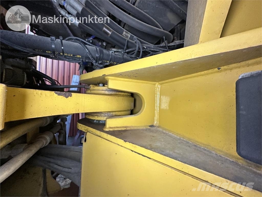 CAT 938K Колесни товарачи
