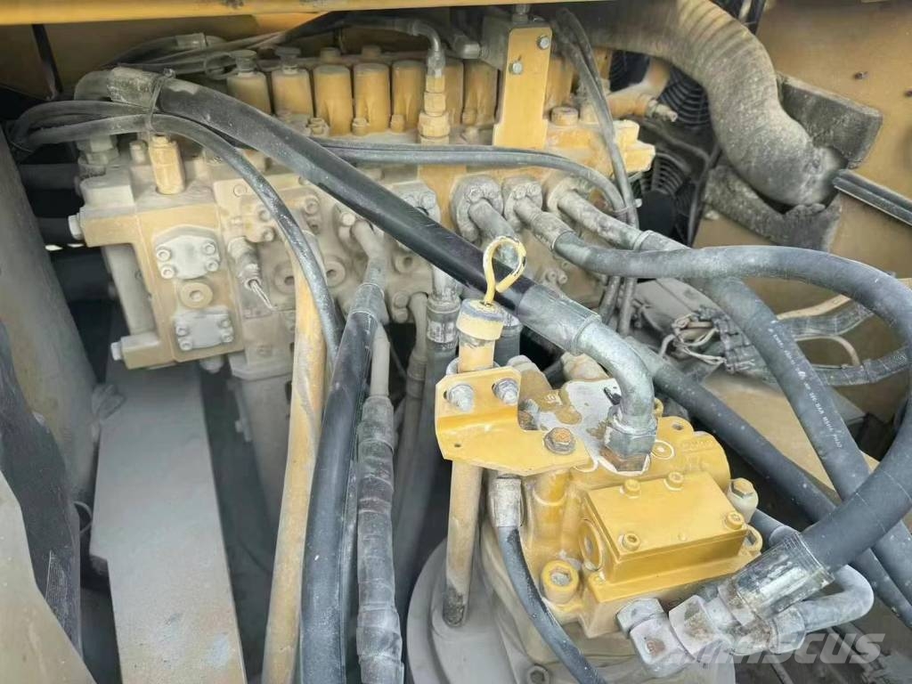 CAT 330GC Crawler excavators