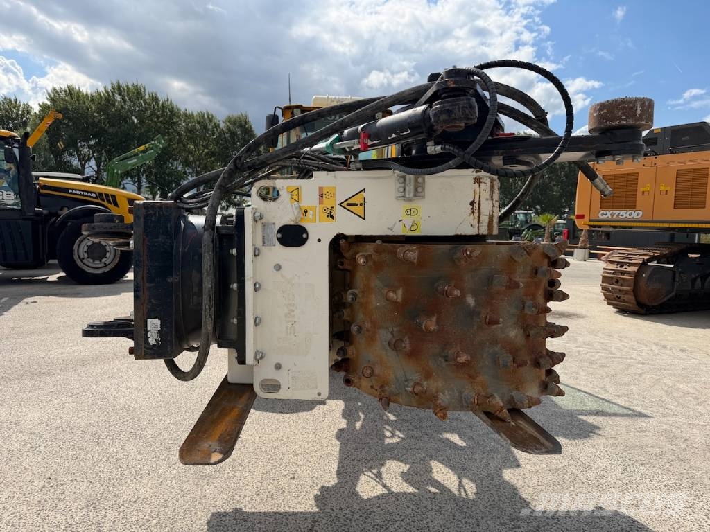 Simex HP600HD Asfaltfrees kraan / Asphalt milling crane Schaber