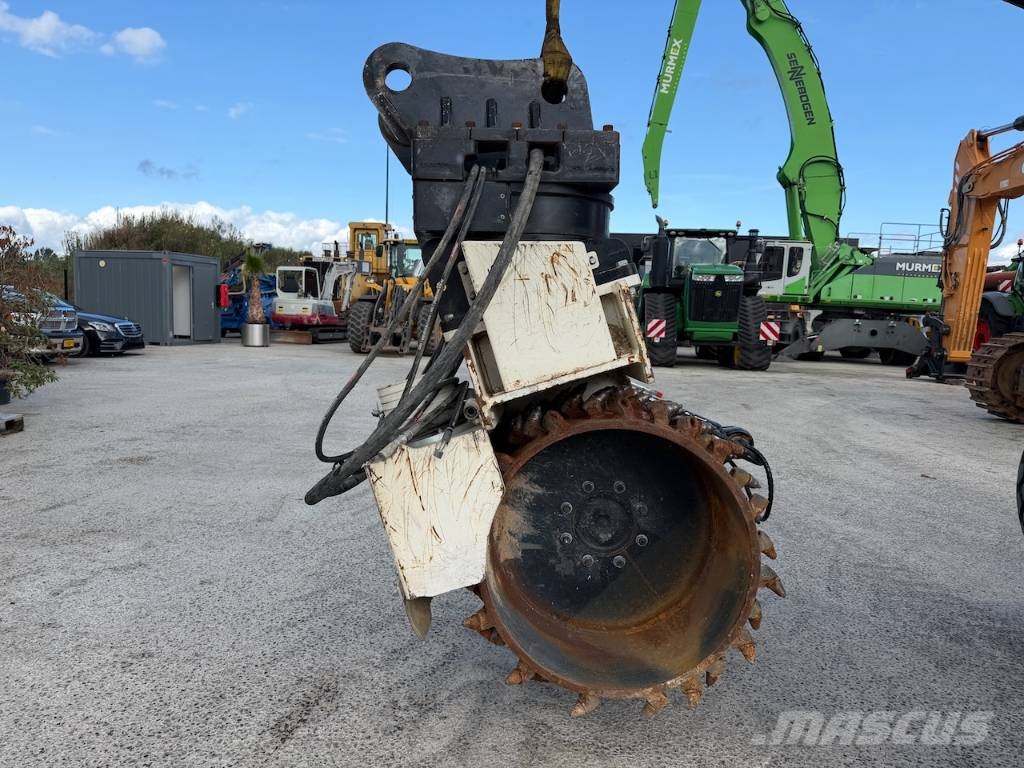 Simex HP600HD Asfaltfrees kraan / Asphalt milling crane Schaber