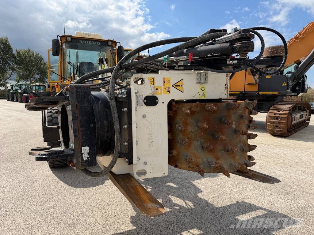 Simex HP600HD Asfaltfrees kraan / Asphalt milling crane Schaber