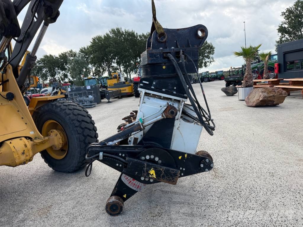 Simex HP600HD Asfaltfrees kraan / Asphalt milling crane Schaber