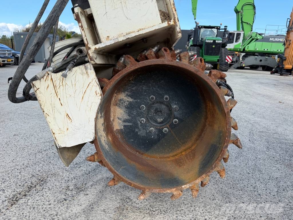 Simex HP600HD Asfaltfrees kraan / Asphalt milling crane Schaber