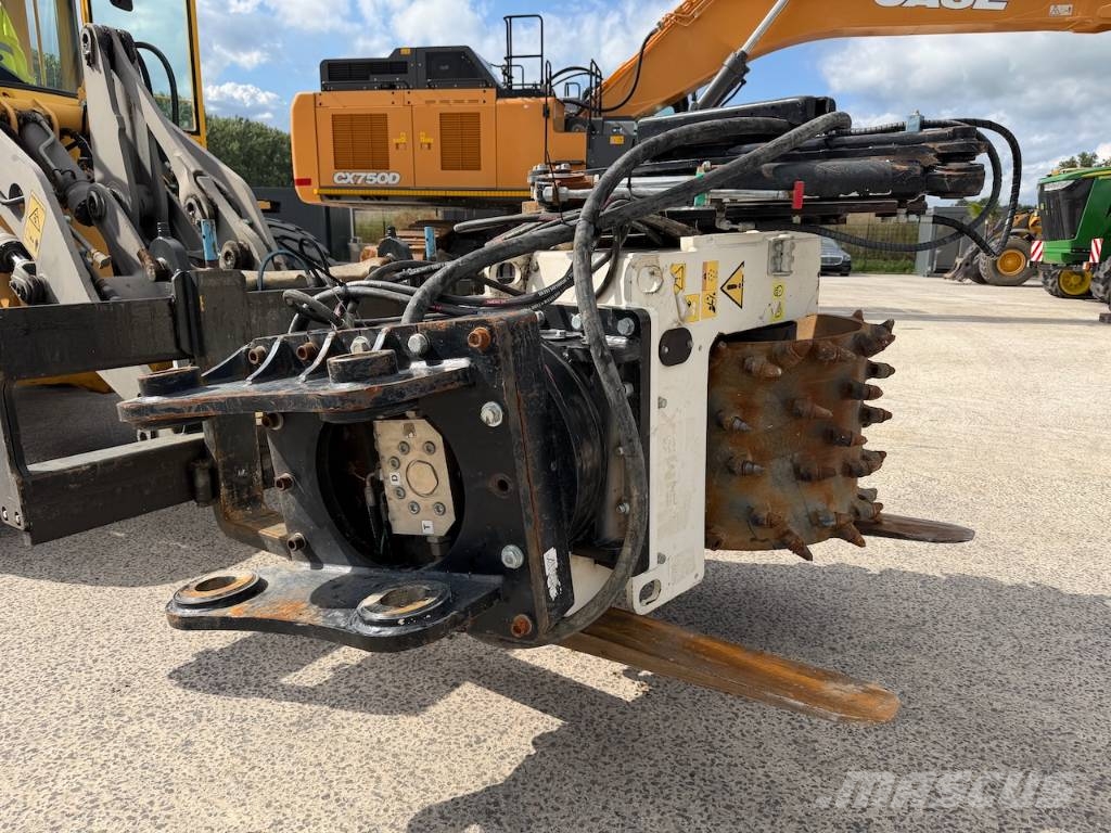 Simex HP600HD Asfaltfrees kraan / Asphalt milling crane Schaber