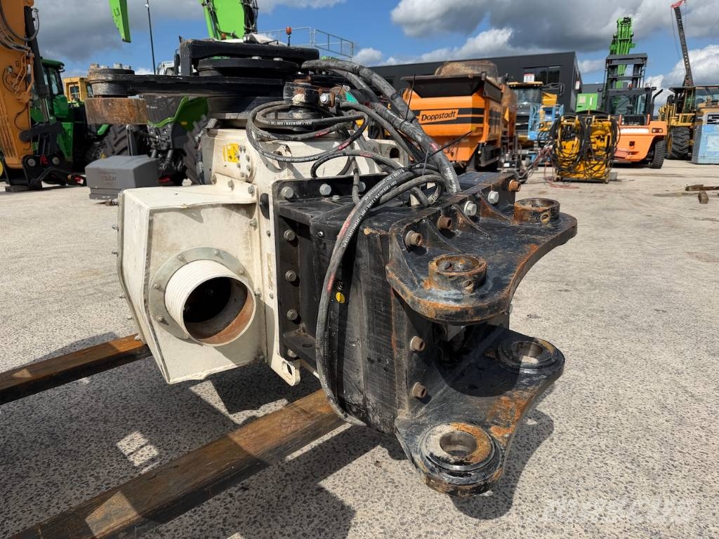 Simex HP600HD Asfaltfrees kraan / Asphalt milling crane Schaber