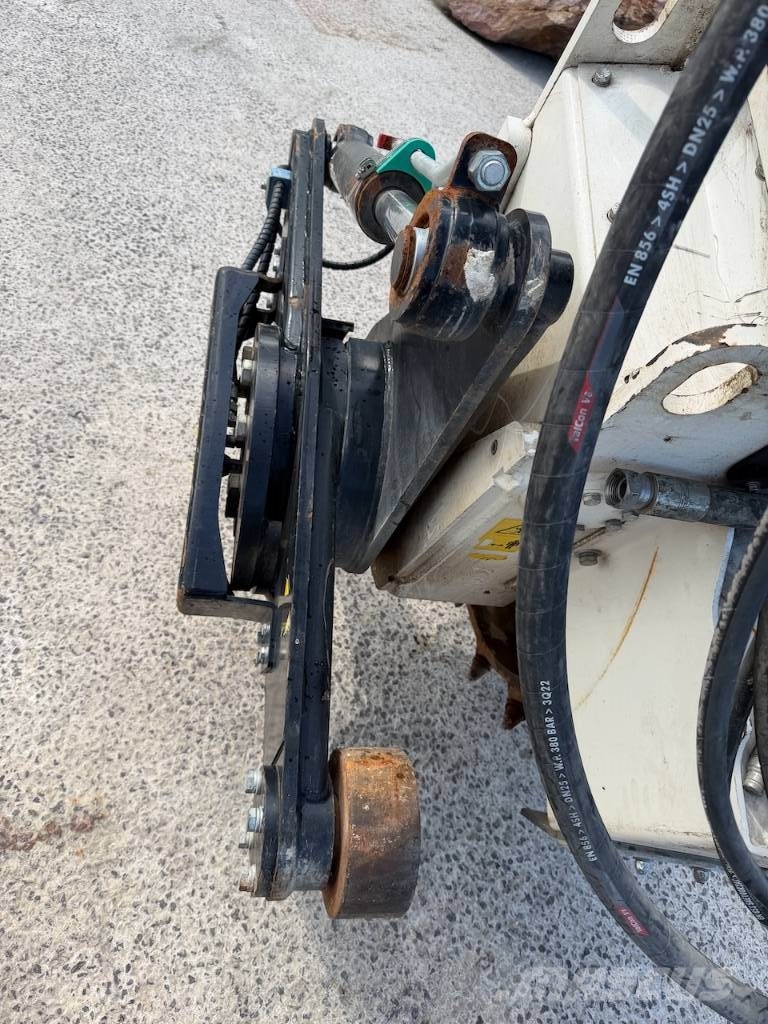 Simex HP600HD Asfaltfrees kraan / Asphalt milling crane Schaber