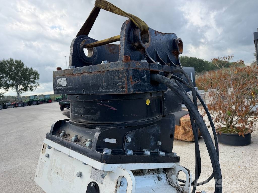 Simex HP600HD Asfaltfrees kraan / Asphalt milling crane Schaber