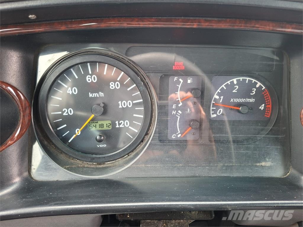 Isuzu TURQUOISE 28 MÍST Kamioni-šasije