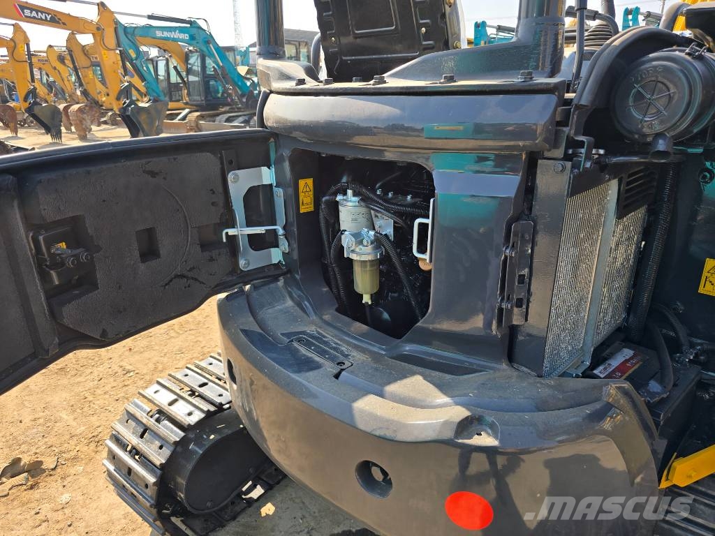 Komatsu PC35 Minikoparki
