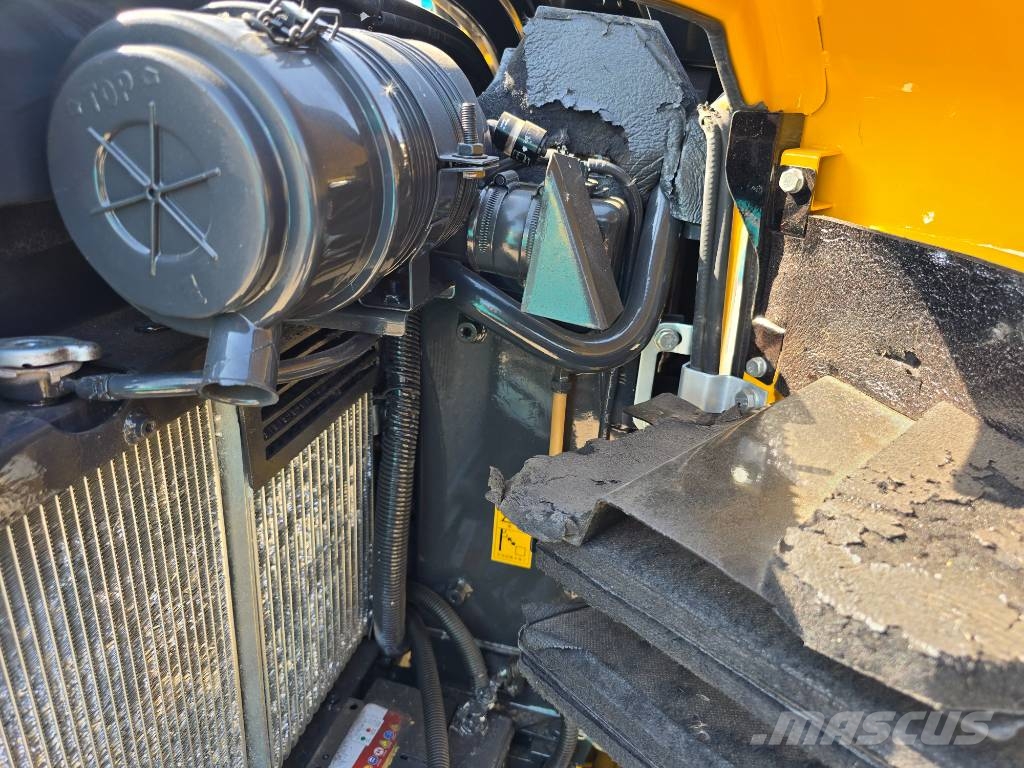 Komatsu PC35 Minikoparki