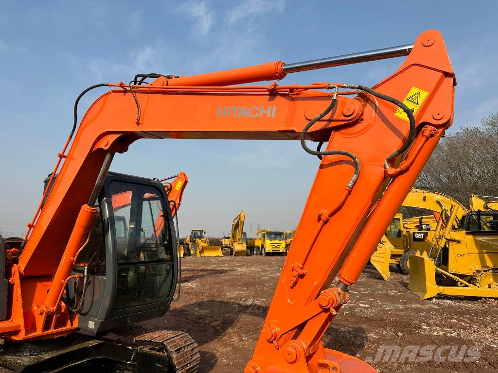 Hitachi ZX70 Vidēja lieluma ekskavatori 7 t - 12 t