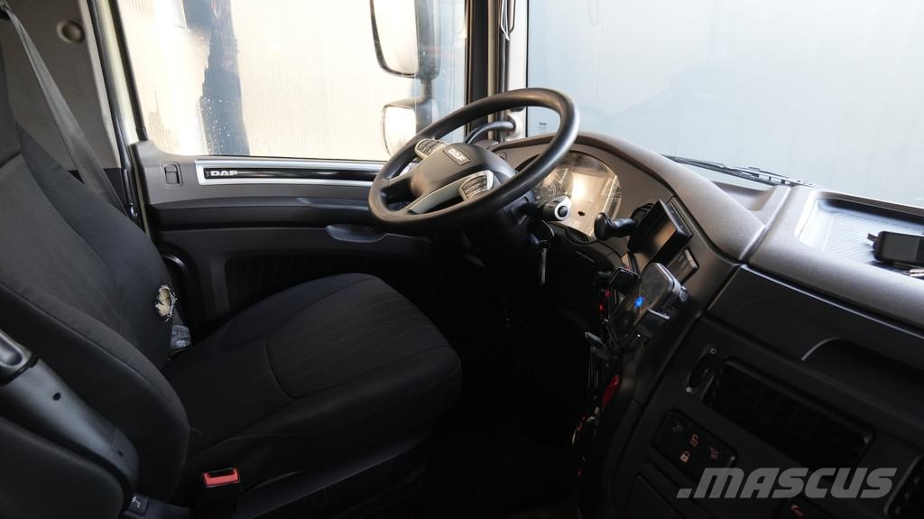 DAF XF 450 6x2 tractor unit Vlačilci