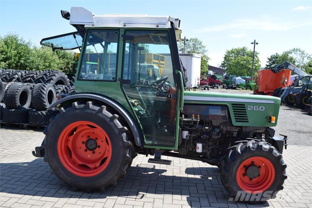 Fendt Farmer 260 V الجرارات