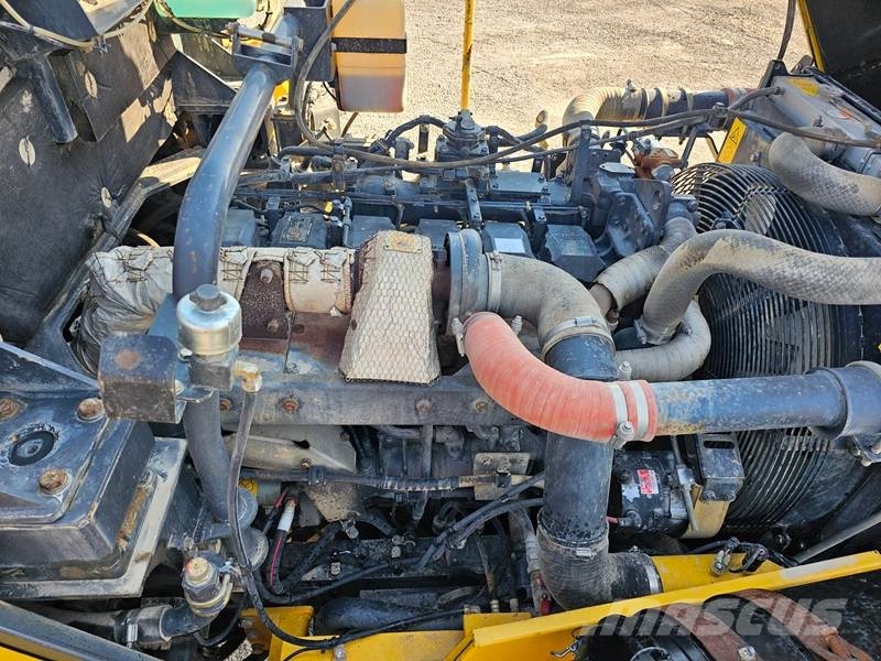 Komatsu HM 300-2 Liigendraamiga pinnaseveokid