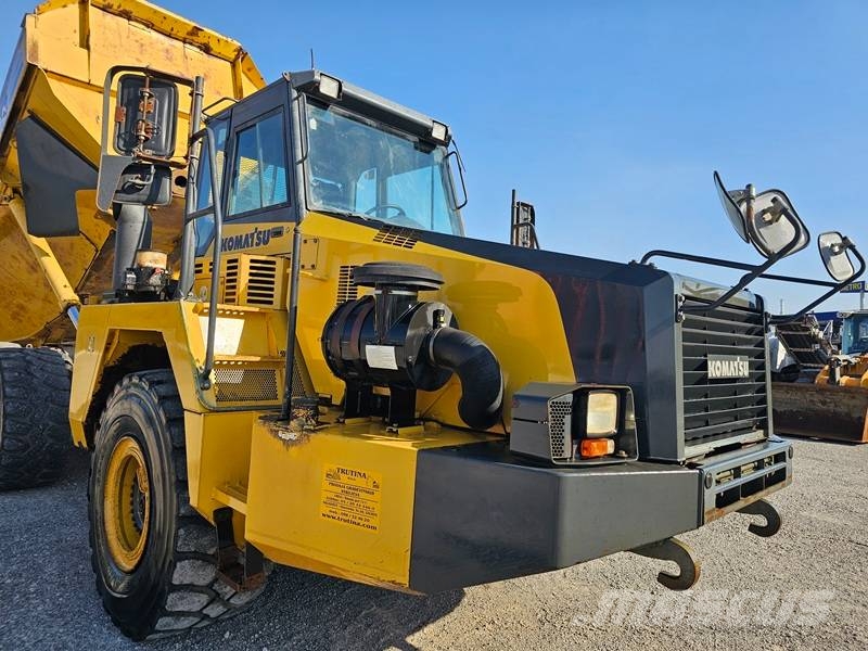 Komatsu HM 300-2 Liigendraamiga pinnaseveokid