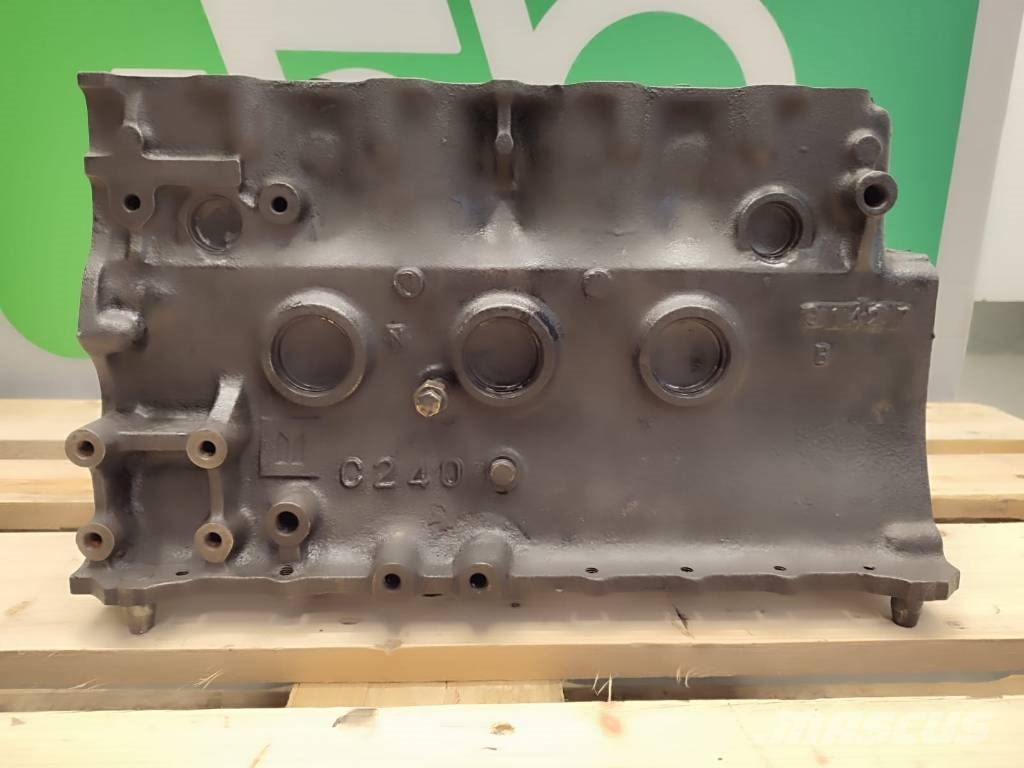 Isuzu C240 engine block Κινητήρες
