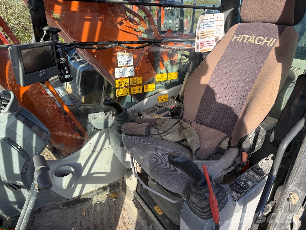 Hitachi ZX 210 LC-6 Raupenbagger