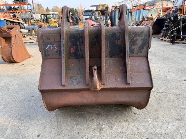 Atlas 1200 mm Excavator