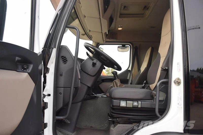 Renault Lander 370 Premium رافعات صالحة لكل أنواع الطرق