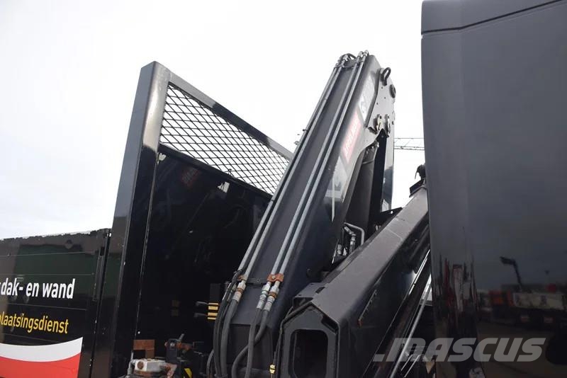 Renault Lander Premium with Hiab-crane All terrain cranes