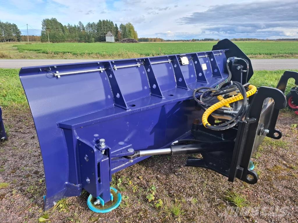 BlueBerry Lumiaurat Snežne daske i plugovi
