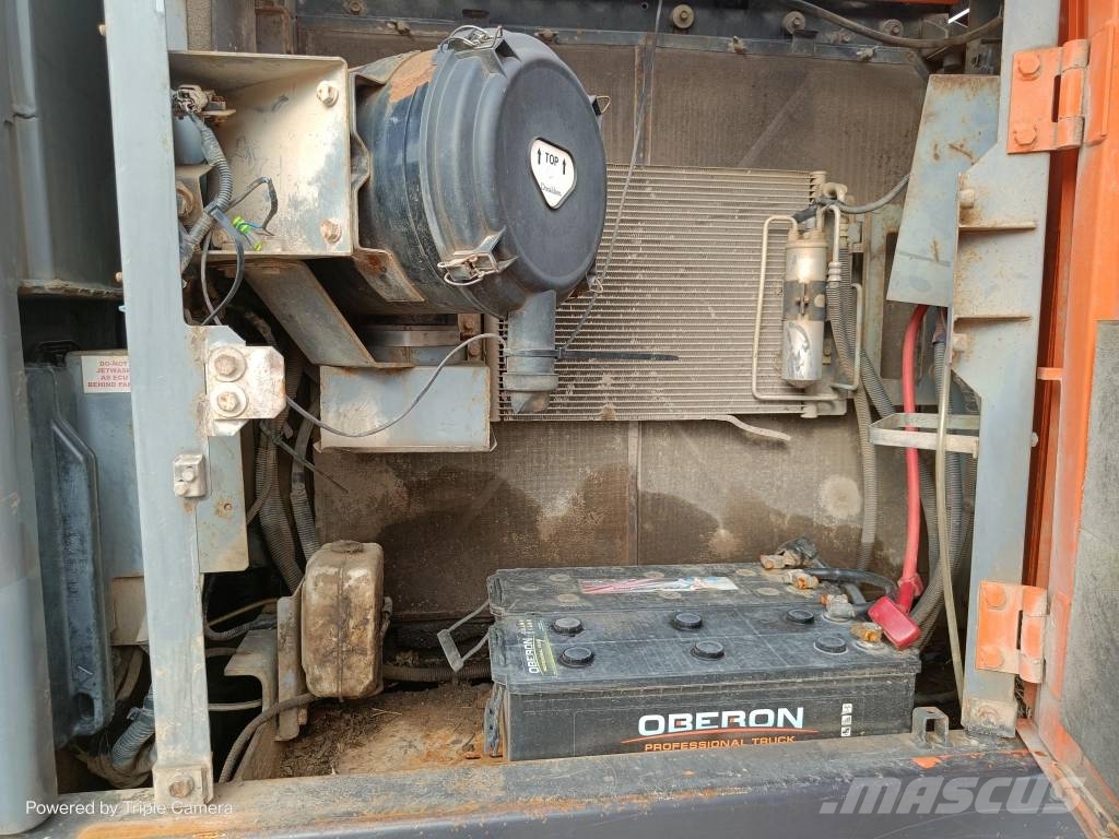Hitachi ZX 225 USR LC-3 Bagri goseničarji