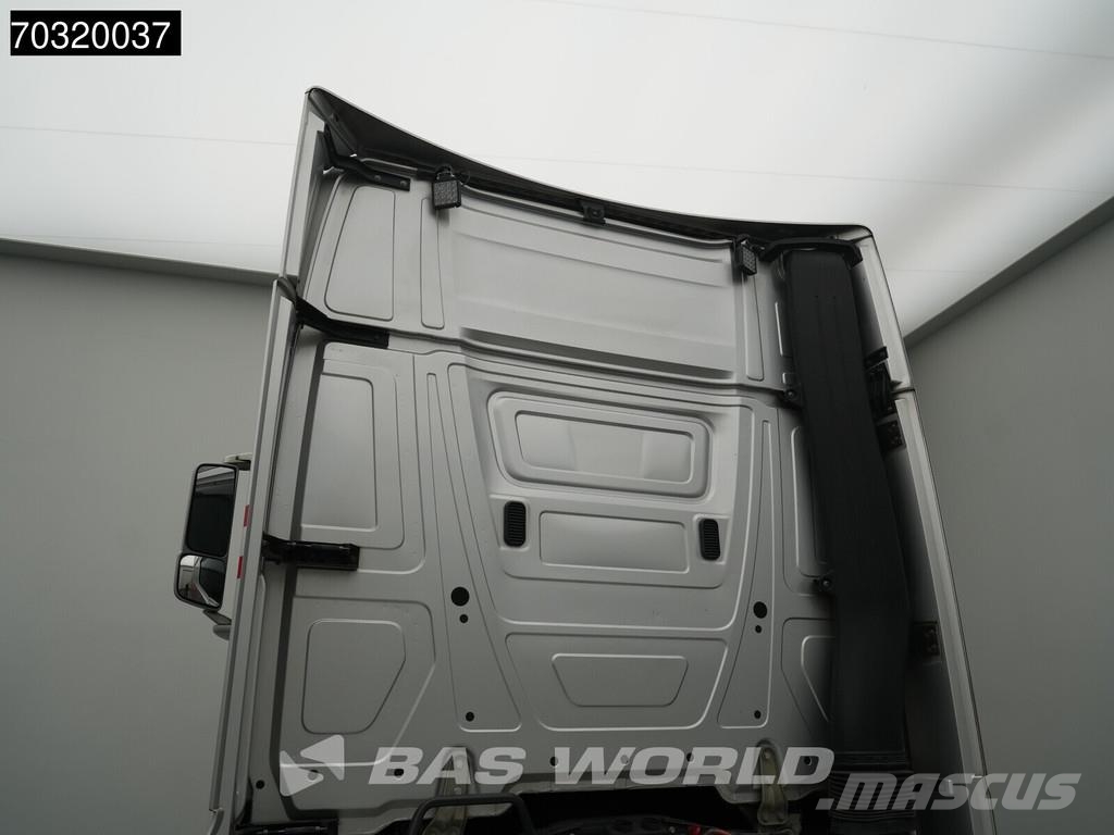 Mercedes-Benz Actros 1963 Actros 4X2 GigaSpace Retarder Full-Air Τράκτορες