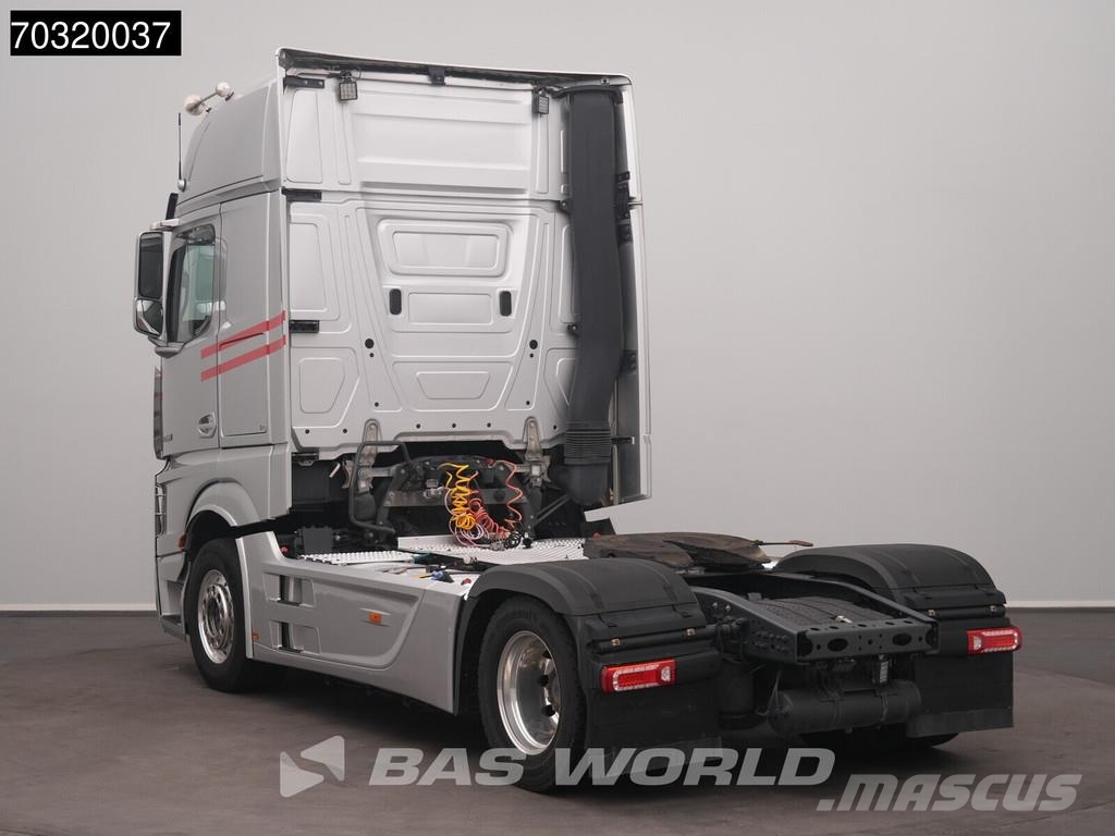 Mercedes-Benz Actros 1963 Actros 4X2 GigaSpace Retarder Full-Air Τράκτορες