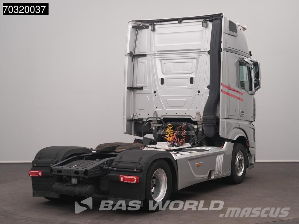 Mercedes-Benz Actros 1963 Actros 4X2 GigaSpace Retarder Full-Air 中古トラクターヘッド | トレーラーヘッド