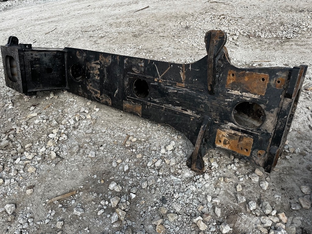 Komatsu 895 Chassis en ophanging