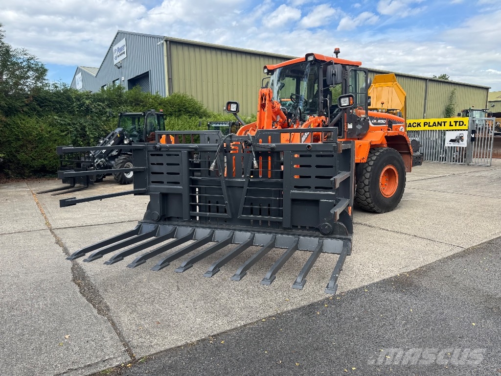 Develon DL 280-7 silage fork Vorken