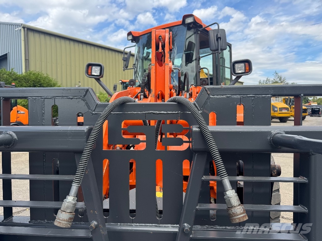 Develon DL 280-7 silage fork Vorken