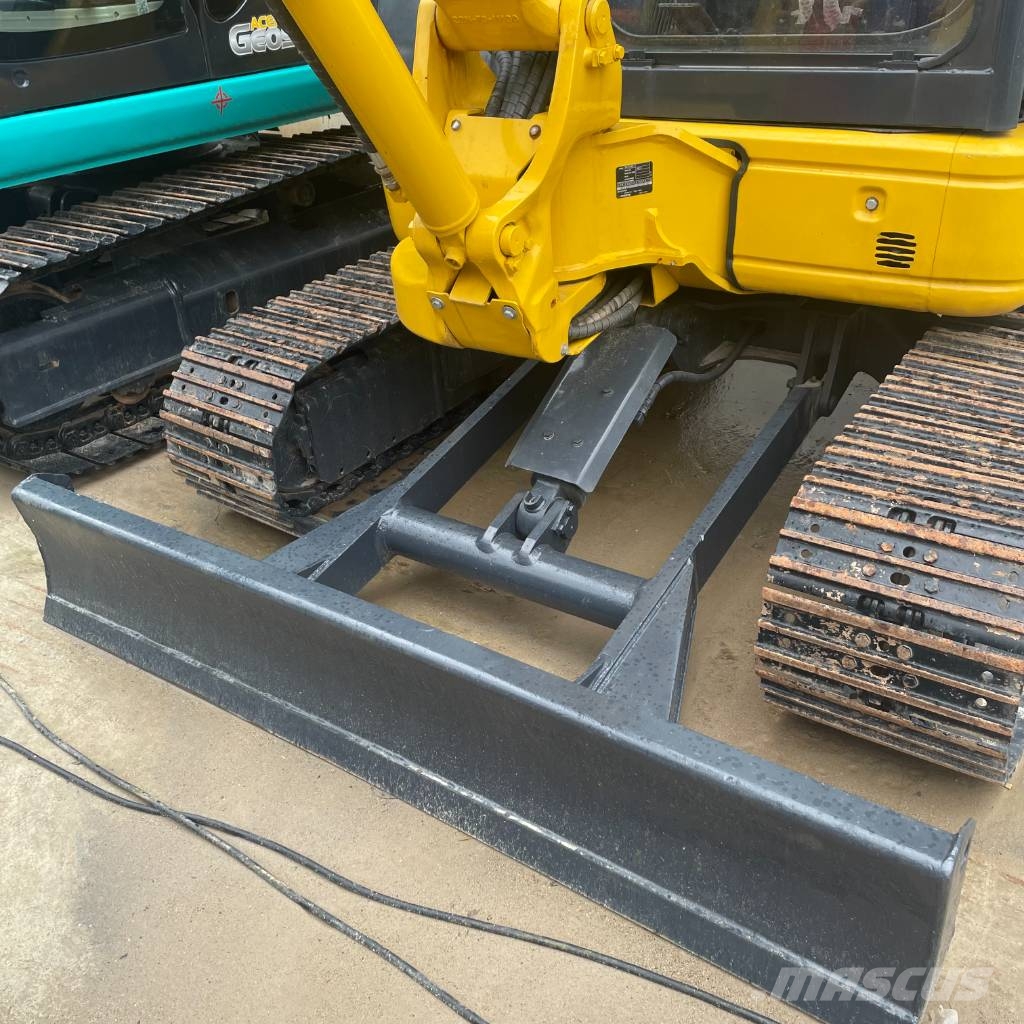 Komatsu PC 40 小型挖掘机