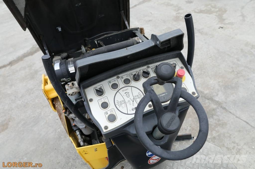 Bomag BW 120 AD-5 タンデムローラ