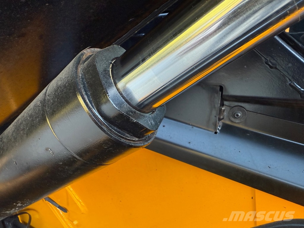 JCB TLT 30 电动叉车