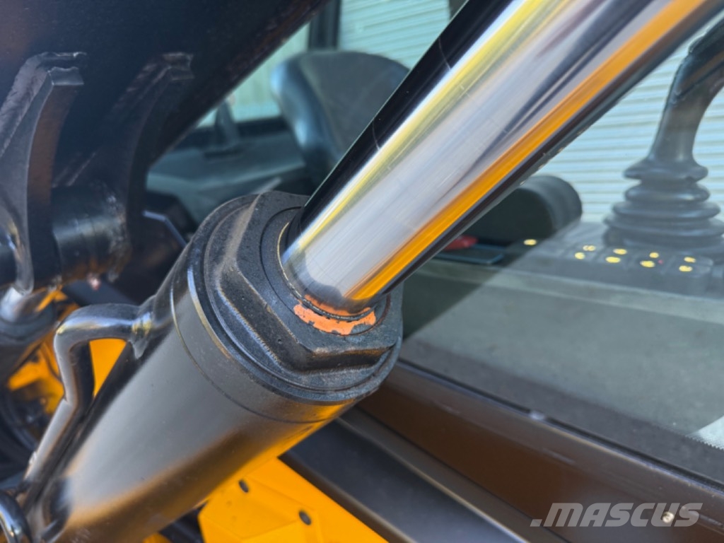 JCB TLT 30 电动叉车