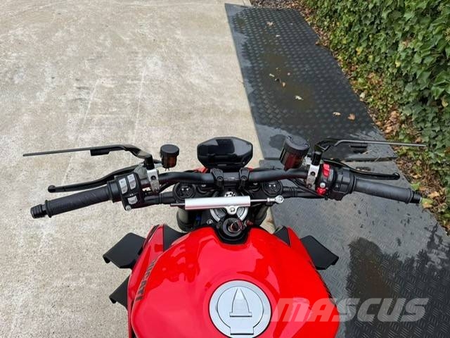 Ducati streetfighter V2 Rupsgraafmachines