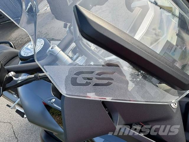Ducati streetfighter V2 Rupsgraafmachines