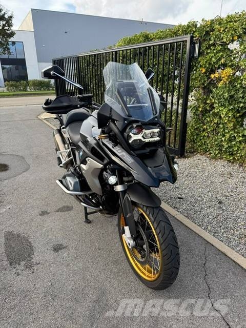 Ducati streetfighter V2 Rupsgraafmachines